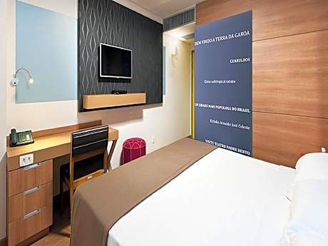 Deluxe Queen Room - 12 to 24 Hours Stay