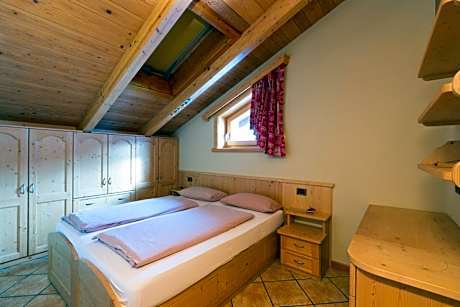Two-Bedroom Apartment with Mountain View