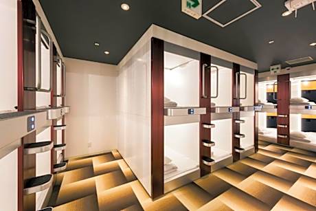 Standard Capsule Room for Male