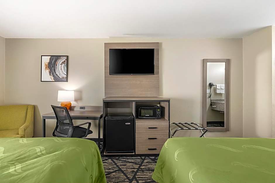 Photo 1 of 8 of 2 Double Beds, Nonsmoking