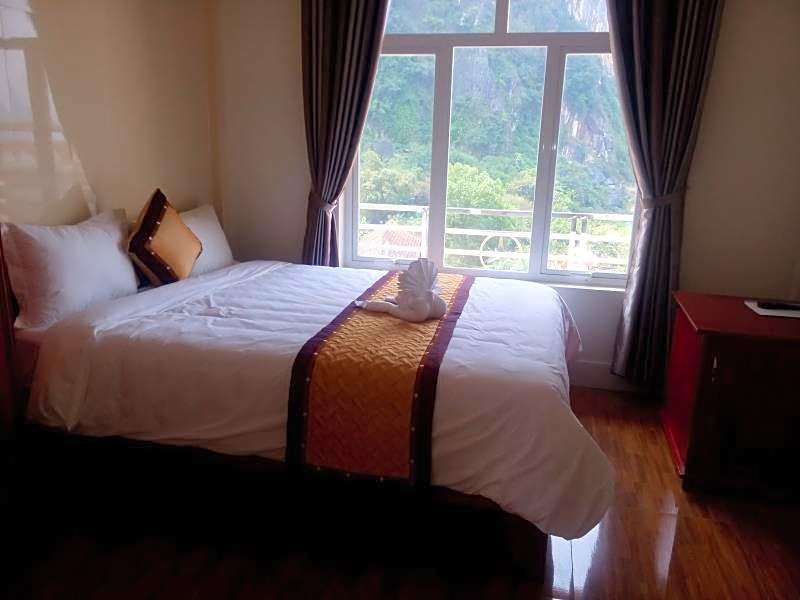 Paradise Hotel