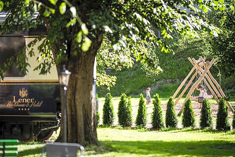 Luxury Lodge - Lener Express