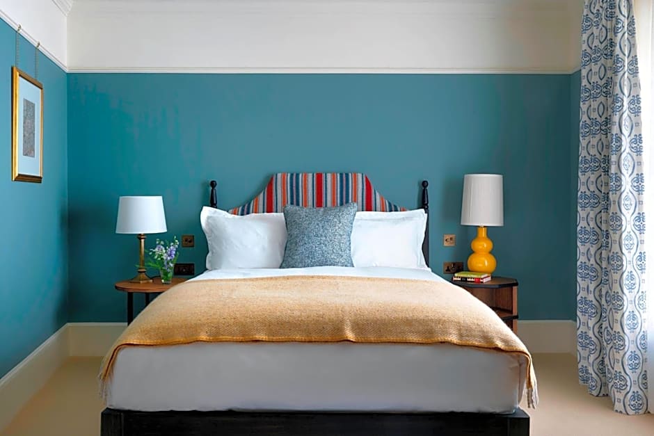 University Arms, Autograph Collection