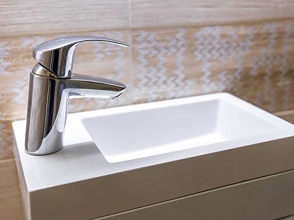 Serenity with swimming pool and parking in Alassio