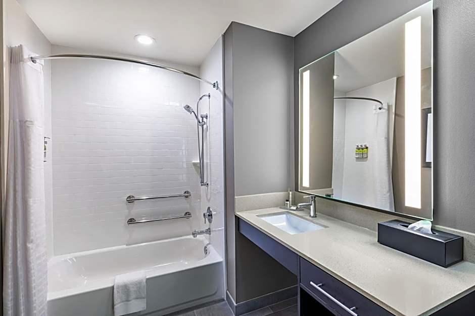 Staybridge Suites IAH Airport East By IHG