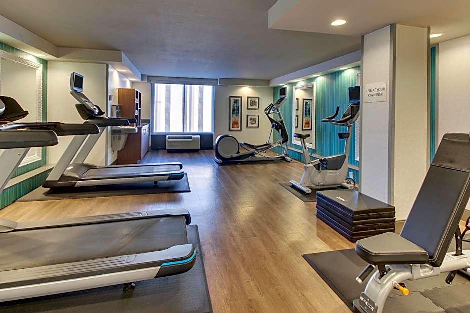 Holiday Inn Express & Suites Atlanta Perimeter Mall Hotel By IHG