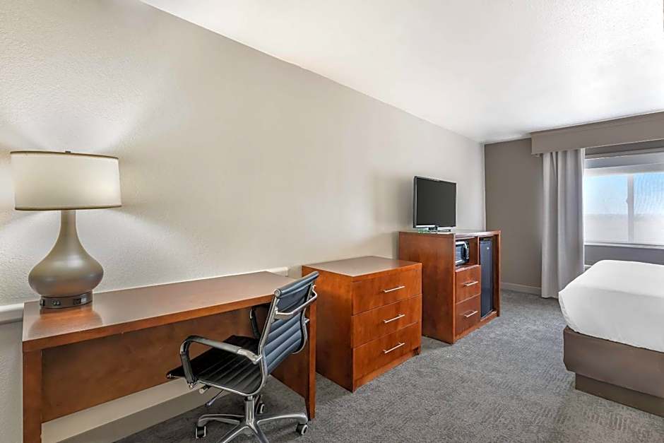 Comfort Suites Omaha Northwest