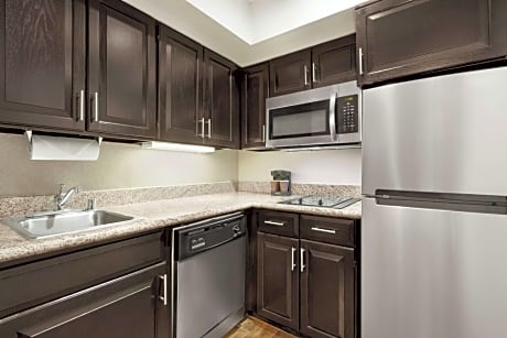 One-Bedroom Suite with Two Double Beds and Fireplace - Non-Smoking