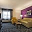 La Quinta Inn & Suites by Wyndham Atlanta Midtown - Buckhead