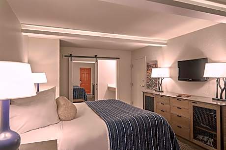 King Room - Pool Side