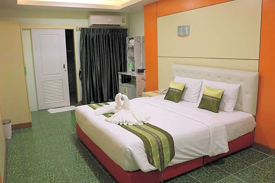 Lucky Green View Hotel (SHA Extra Plus)