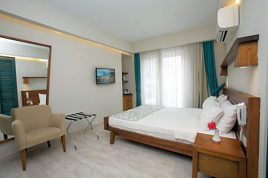 Dedeminn Marina Hotel