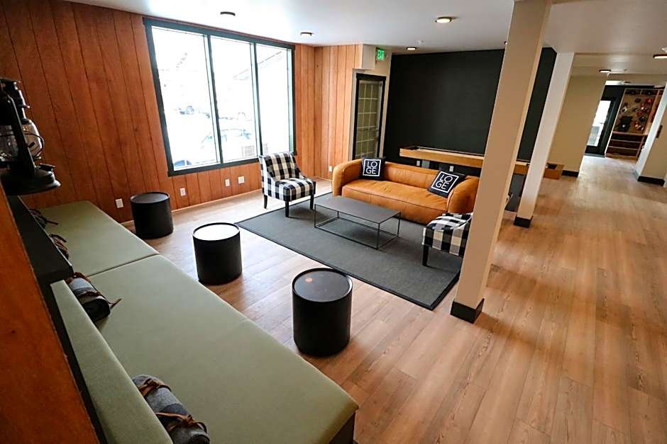 LOGE Leavenworth Downtown