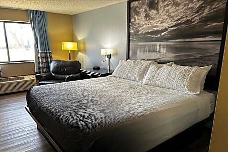 Queen Room - Mobility Access/Non-Smoking