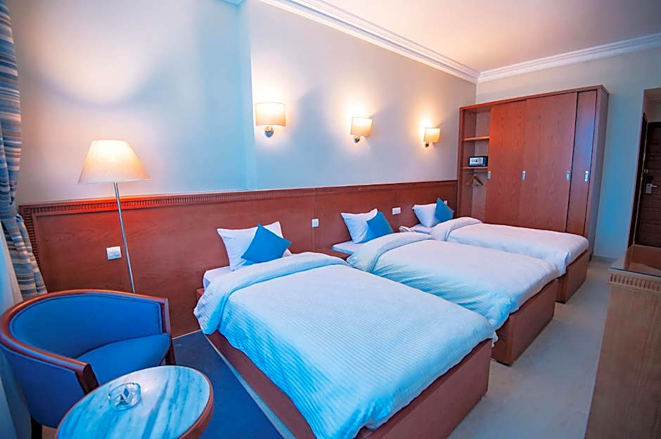 Lamar Azur Hotel