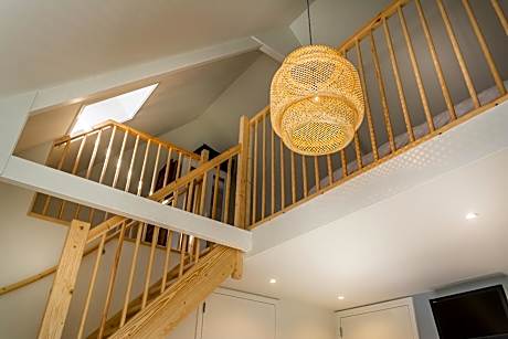 Deluxe Room (2 Adults + 1 Child)