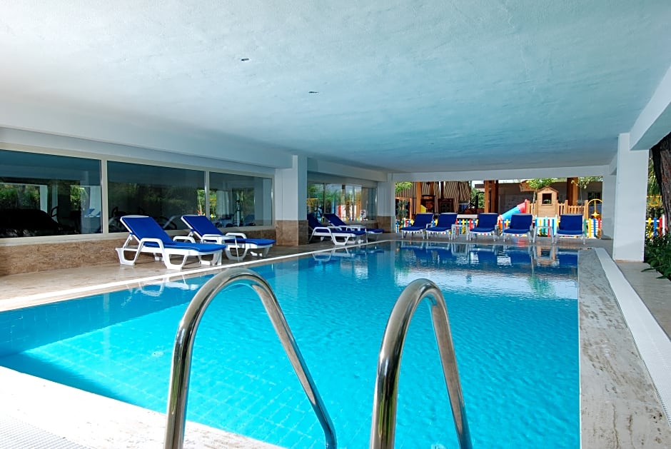 Maya World Hotel Side