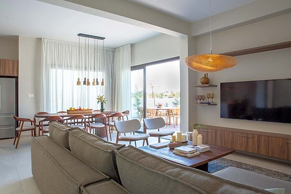 Larnaca LIV & CO Suites