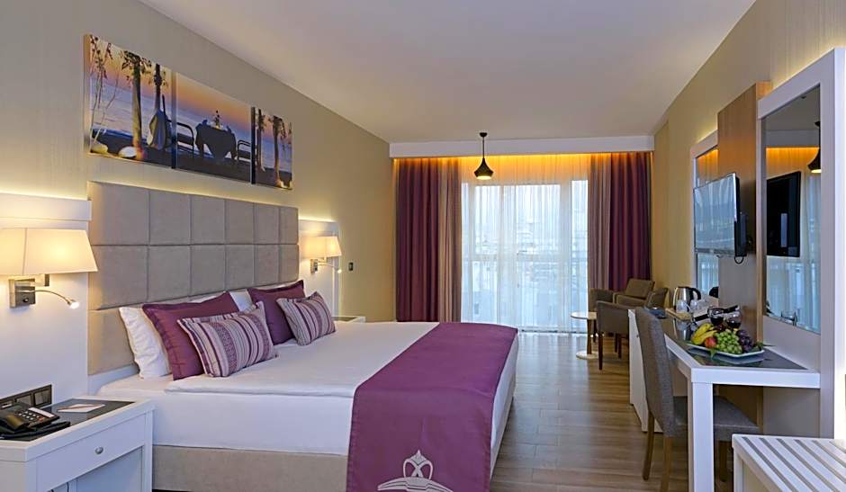 Photo 1 of 4 of Suite