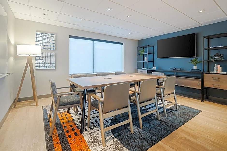 Atwell Suites Kansas City Airport By IHG