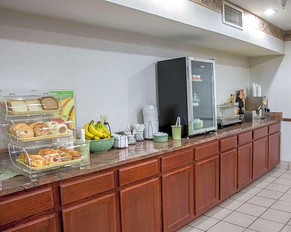 Quality Inn & Suites Loves Park near Rockford
