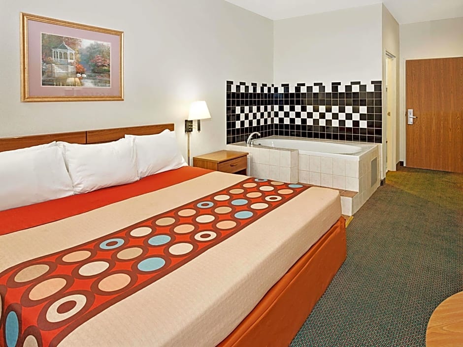 Super 8 by Wyndham Hampshire IL