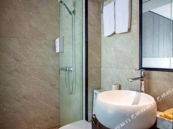 Wenxing Hotel (Guangzhou Beijing Road Pedestrian Street Haizhu Square Subway Station)