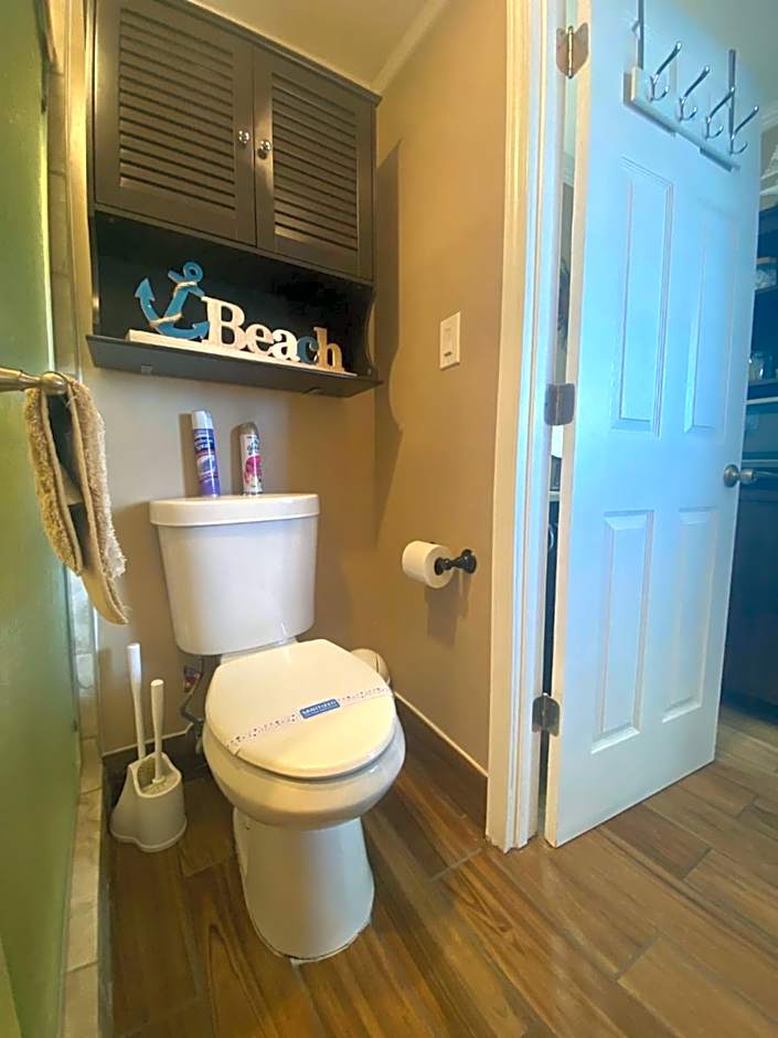 Ocean View Renovated Condo With Pool - DAYTONA BEACH
