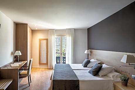 Double or Twin Room with Balcony