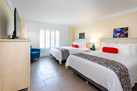 Superior Harbor View Room with Two Queen Beds