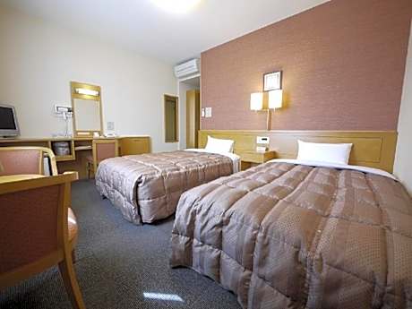 Twin Room - Smoking - No Daily Cleaning