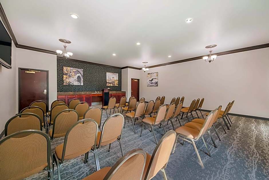 SureStay Plus Hotel by Best Western San Antonio SeaWorld