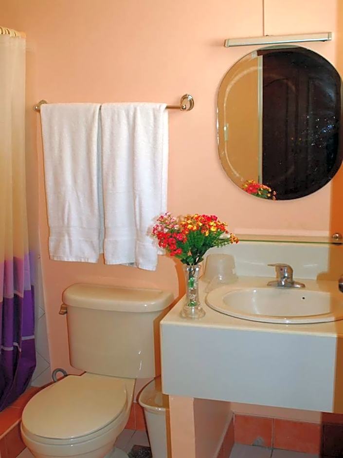 Playa Papagayo Beach Inn