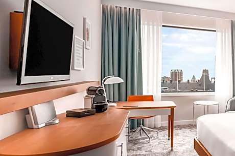 King Deluxe High Floor Room