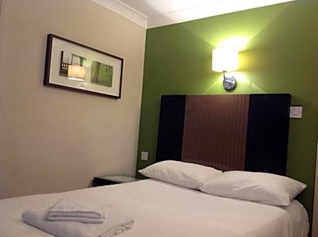 Fir Tree Court Small Double (4ft wide)