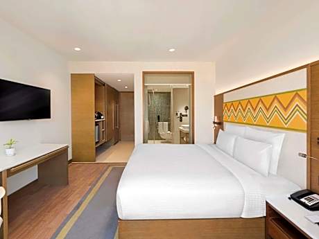 Superior with 1 King Bed, City View