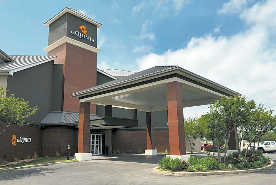 La Quinta Inn & Suites by Wyndham Austin Airport