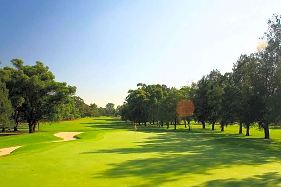 Cozy Double Room - Central Spot - Shared Bathroom