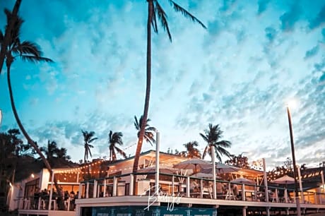 Base Airlie Beach Resort