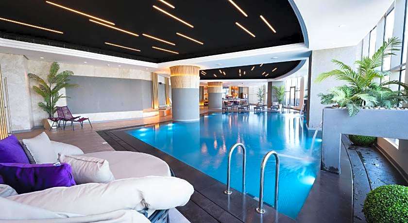 Grand Hotel