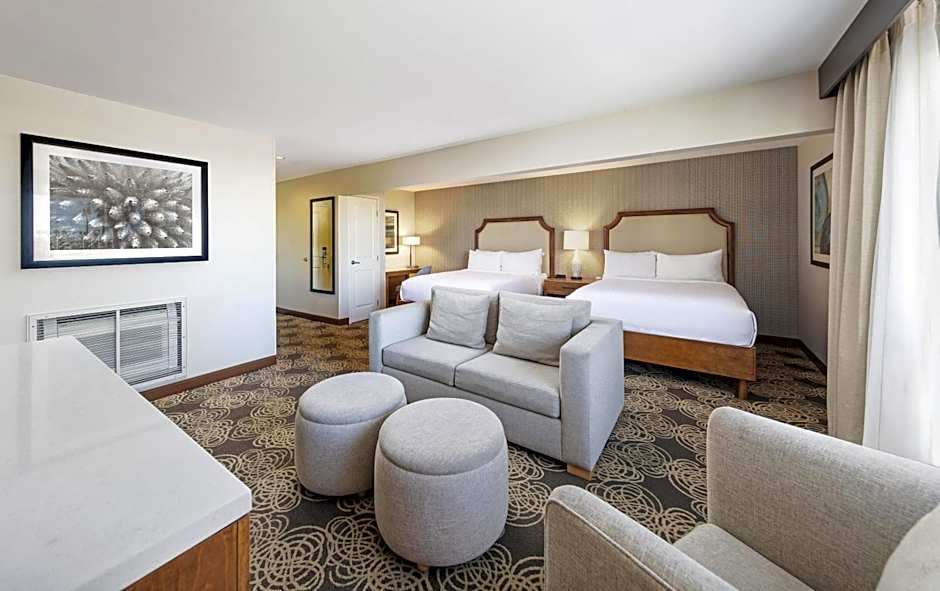 Redondo Beach Hotel, Tapestry Collection by Hilton