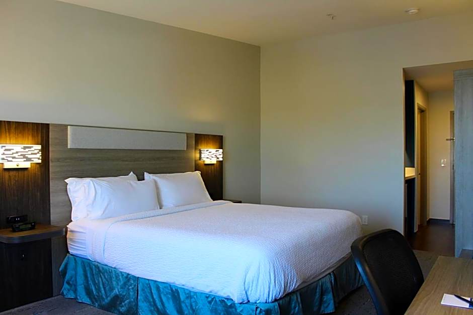 Photo 1 of 1 of 1 King Bed, Hearing/Mobility Accessible