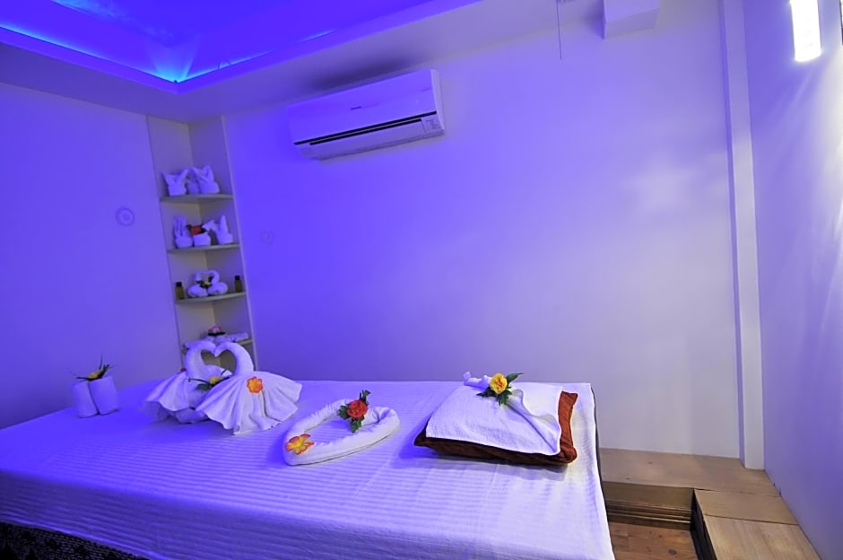 Royal Penguin Boutique Hotel & Spa