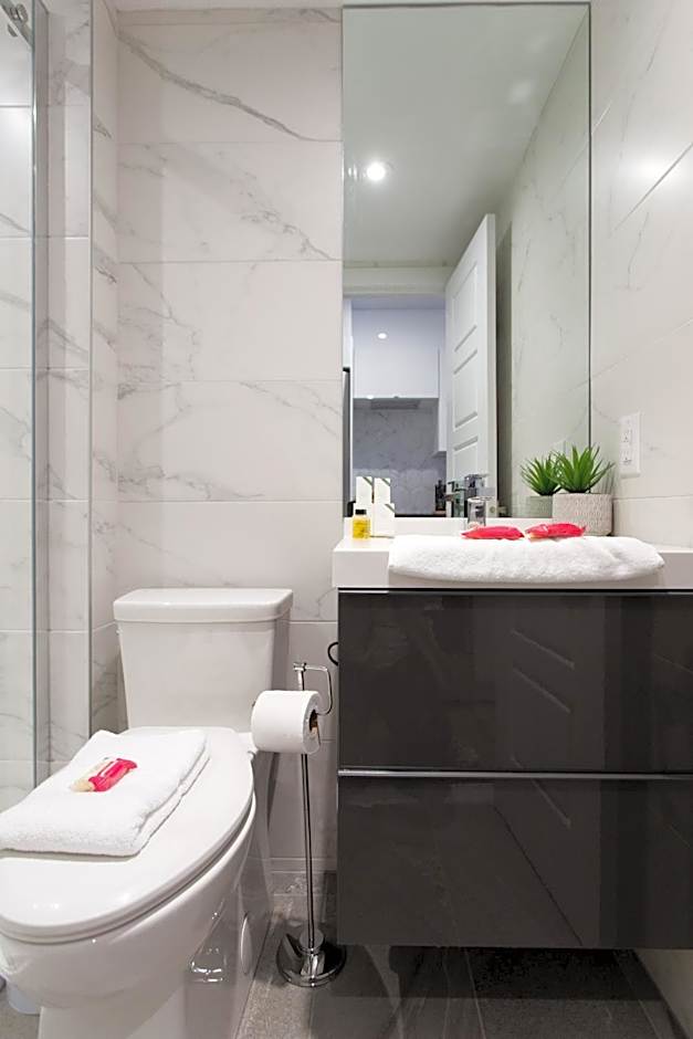 Romantic Studio in the Heart of Little Italy by Den Stays