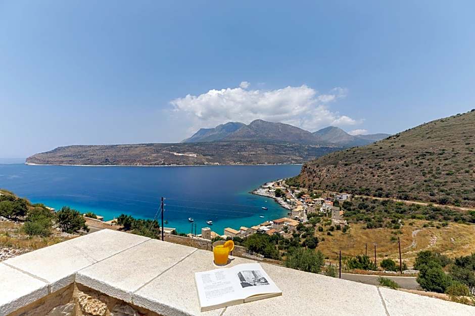 Trapela Limeni Luxury Suites