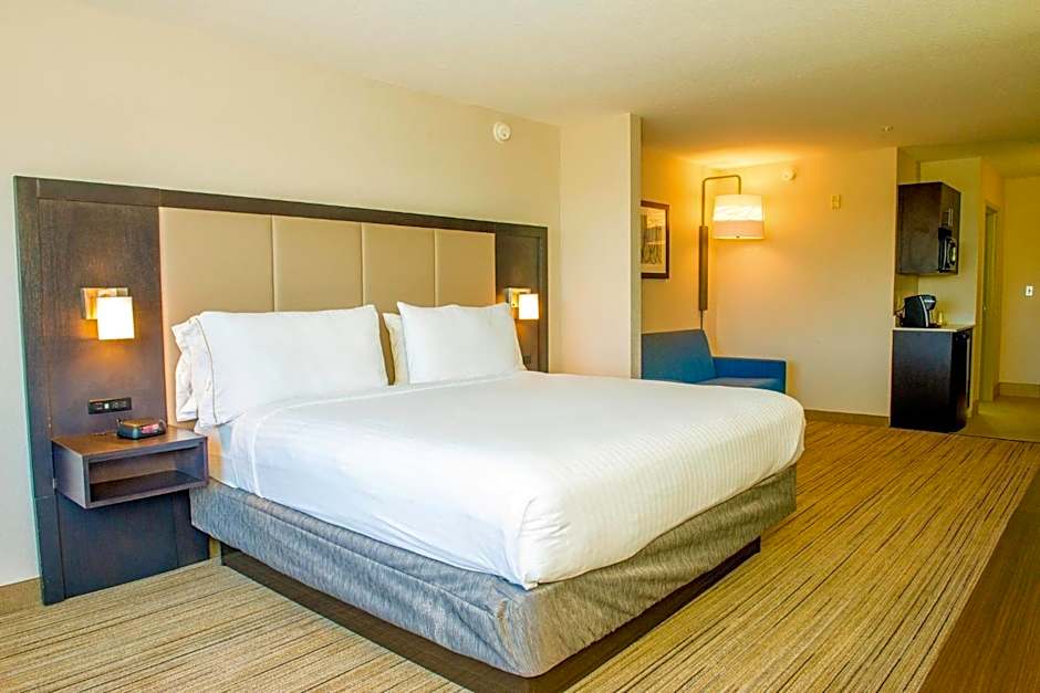 Holiday Inn Express St. Petersburg North / I-275 By IHG