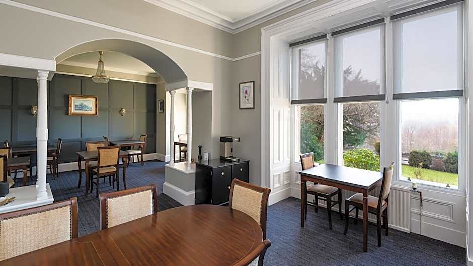 Sunbank House Metro Hotel