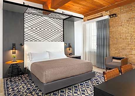 1 King 1 Bedroom Suite