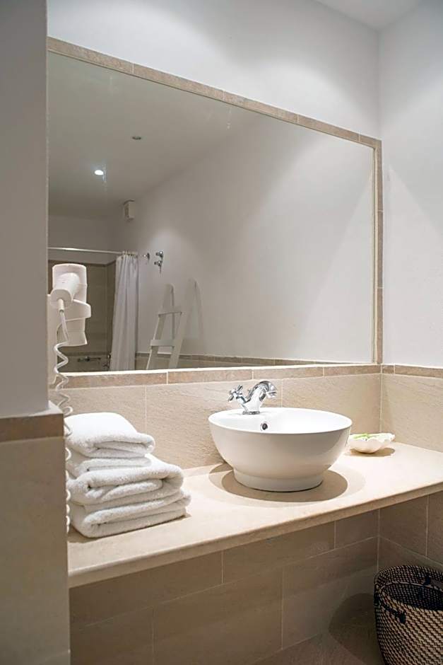 Skiathos Luxury Villa 2 Bedroom Villa Dyo Vromolimnos