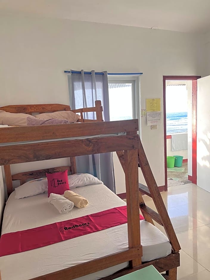 RedDoorz Hostel Monaliza Surf Resort